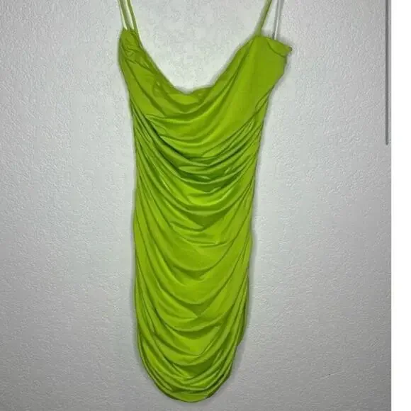 NWT superdown sierra ruched mini lime green dress - Picture 1 of 3